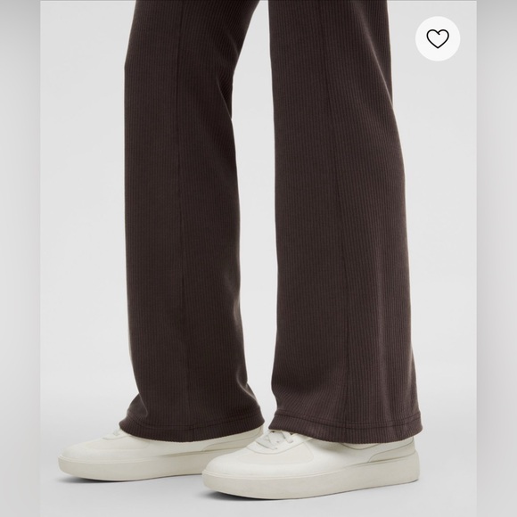 NWT LULULEMON RIBBED SOFTSTREME FLARED PANT - Size 2 - Espresso - Picture 10 of 11